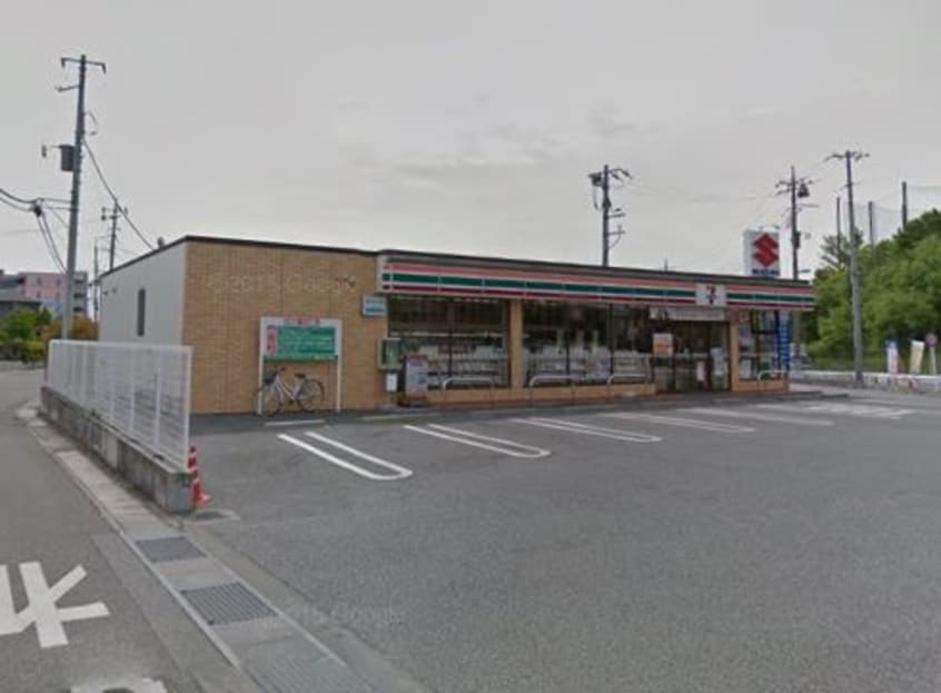 ｾﾌﾞﾝｲﾚﾌﾞﾝ 甲斐大下条店(コンビニ)まで1036m Ａbbey Road（アビーロード）