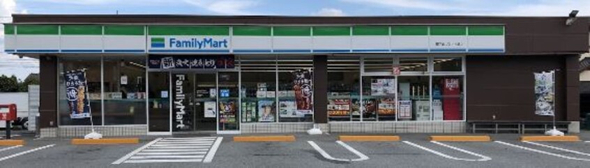 ﾌｧﾐﾘｰﾏｰﾄ 南ｱﾙﾌﾟｽ古市場店(コンビニ)まで587m メゾン甲西 B