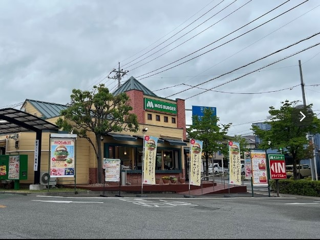 モスバーガー敷島山の手通り店(その他飲食（ファミレスなど）)まで480m スプランドゥールI
