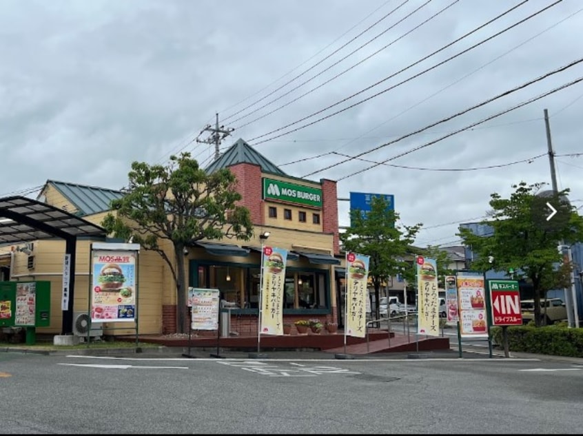 モスバーガー敷島山の手通り店(その他飲食（ファミレスなど）)まで480m スプランドゥールI
