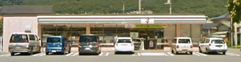 ｾﾌﾞﾝｲﾚﾌﾞﾝ 甲斐敷島東町店(コンビニ)まで736m アパートメント・フォルテ