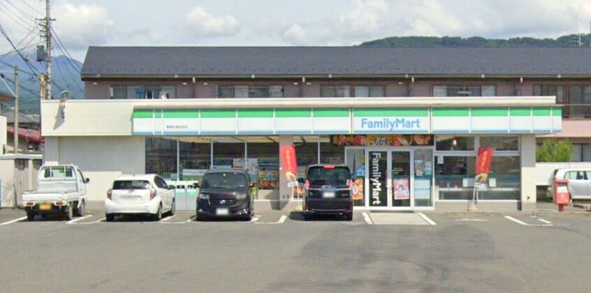 ﾌｧﾐﾘｰﾏｰﾄ 敷島松島団地店(コンビニ)まで619m エルドラード