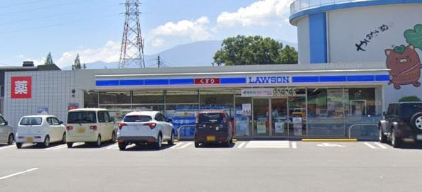 ﾛｰｿﾝ 甲斐竜王新町店(コンビニ)まで656m 梟の丘　D