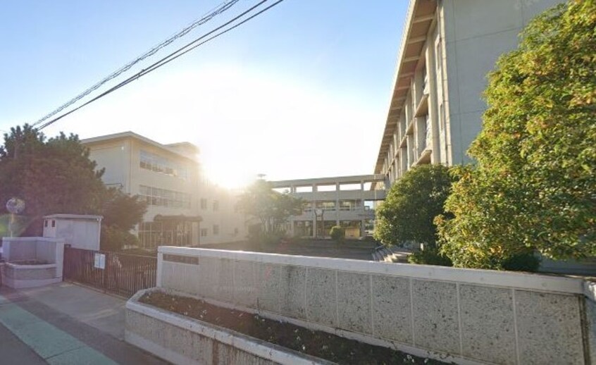 甲府市立北中学校(中学校/中等教育学校)まで528m サフィール