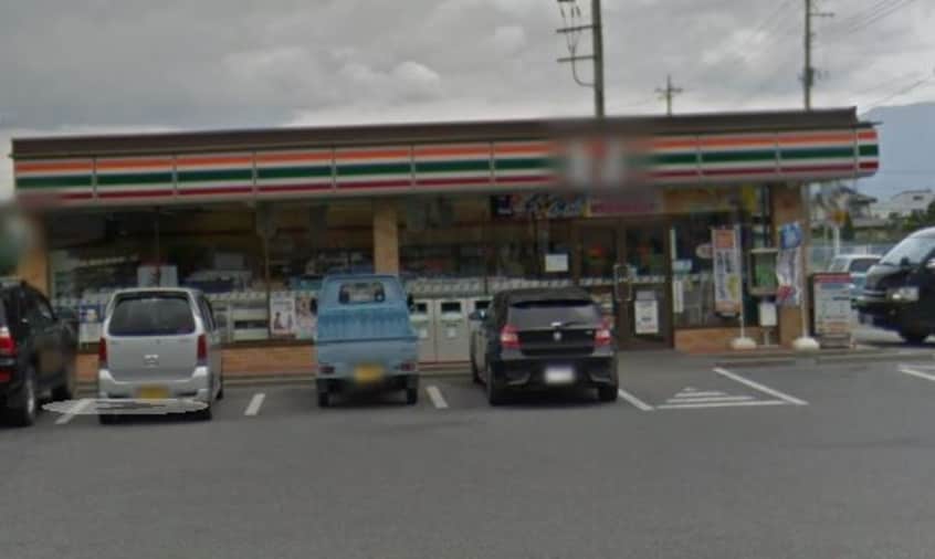 ｾﾌﾞﾝｲﾚﾌﾞﾝ 若草加賀美店(コンビニ)まで906m メゾンＭＫＹ　A