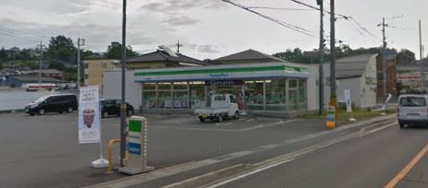 ﾌｧﾐﾘｰﾏｰﾄ 甲斐双葉塩崎店(コンビニ)まで649m コーポ上野III　B