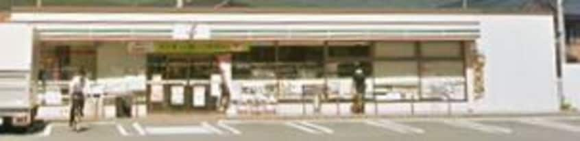 ｾﾌﾞﾝｲﾚﾌﾞﾝ 甲斐双葉龍地店(コンビニ)まで429m リーガ双葉Ｂ