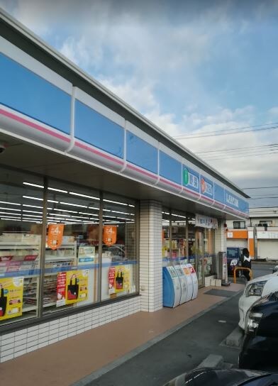 ﾛｰｿﾝ 甲斐西八幡店(コンビニ)まで737m エテルノＢ
