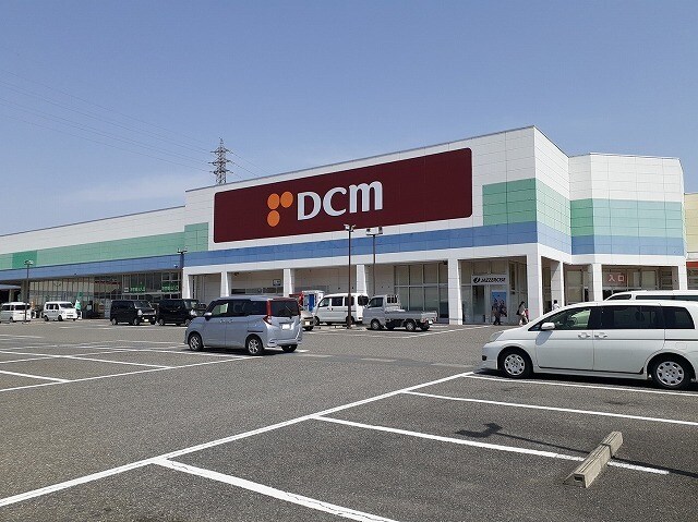 ＤＣＭ韮崎店まで1700m イーリス　Ａ