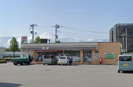 セブンイレブン 竜王西小前店(コンビニ)まで233m ピオーネ　ドゥエ