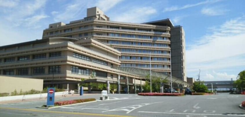 県立中央病院まで620m フローラＭ　Ｂ