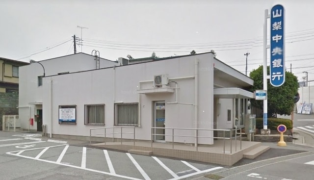 山梨中央銀行小淵沢支店(銀行)まで623m 小淵沢戸建て