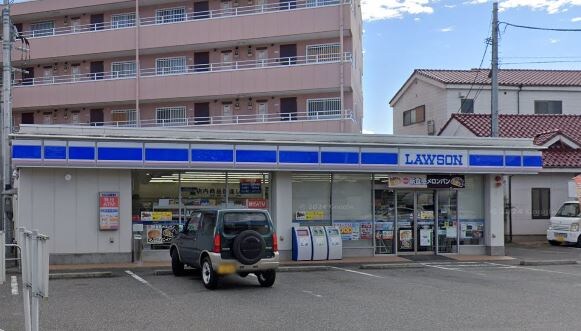 ﾛｰｿﾝ 甲斐万才店(コンビニ)まで533m カーサ　フェリーチェ