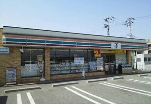 セブンイレブン竜王万才店まで600m カーサ　フェリーチェ