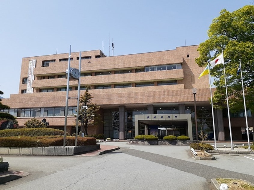 韮崎市役所まで1300m ドミール緑II　Ｂ