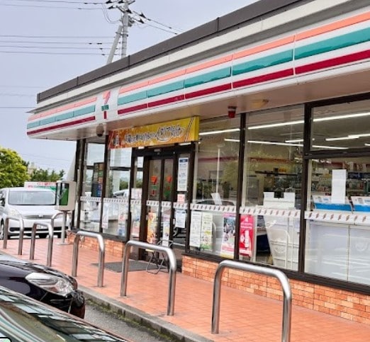 セブンイレブン 韮崎一ツ谷店(コンビニ)まで783m Hosoda　Heights