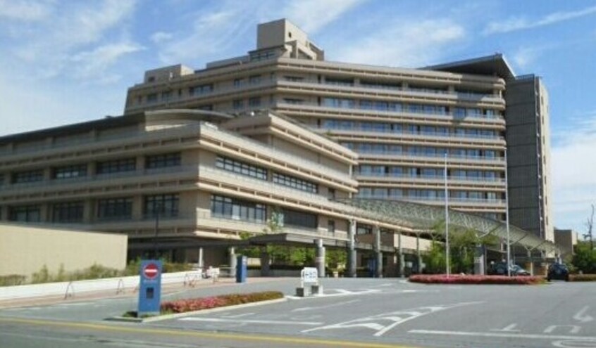 山梨県立中央病院まで1200m オランジュ　ショコラ