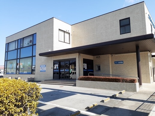 山梨中央銀行藤井支店まで900m シャン・ド・フルリール