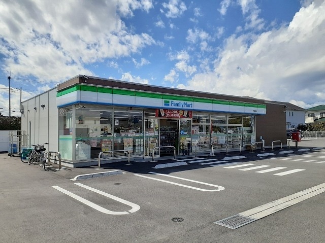 ファミリーマート甲斐篠原店まで130m リヴィエールII