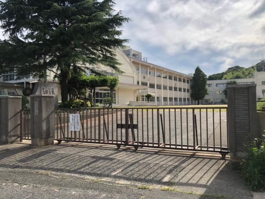 下関市立名陵中学校(中学校/中等教育学校)まで1225m グランレーヴ中之町