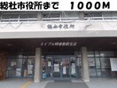 セブンイレブン総社中央店(コンビニ)まで750m ＳＵＮ’Ｓ　ＧＡＲＤＥＮ　Ｂ