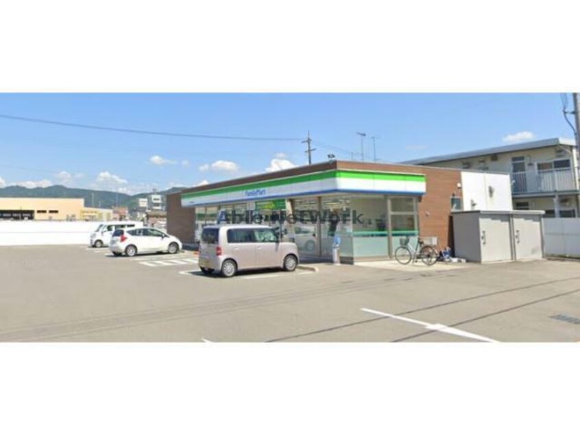 ファミリーマート伊予農高通り店(コンビニ)まで406m パストラルK