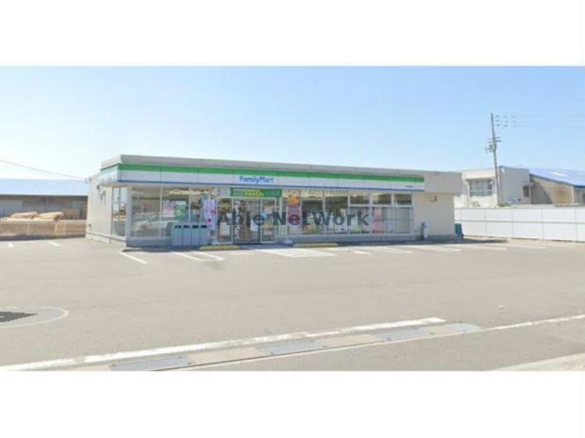 ファミリーマート伊予灘町店(コンビニ)まで680m St.メゾン.DⅡ