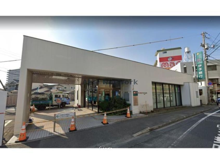 伊予銀行余戸支店(銀行)まで445m デイアス余戸