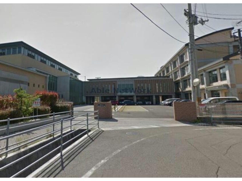 伊予市立港南中学校(中学校/中等教育学校)まで2268m grove place B