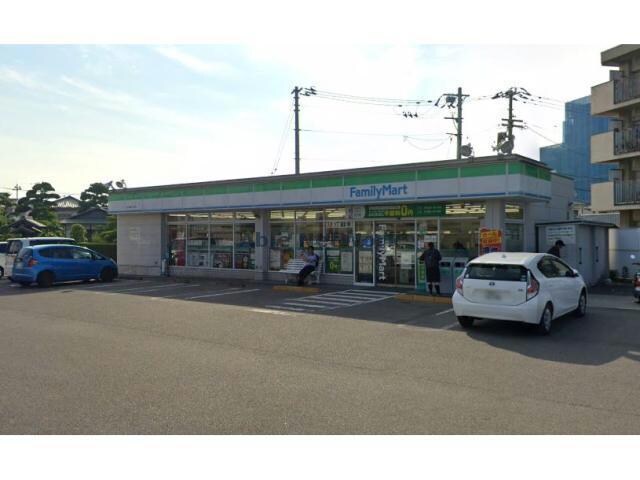 ファミリーマート余戸南四丁目店(コンビニ)まで675m カマタハイツ