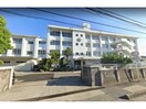 松山市立雄新中学校(中学校/中等教育学校)まで1600m 聖和ハイツ