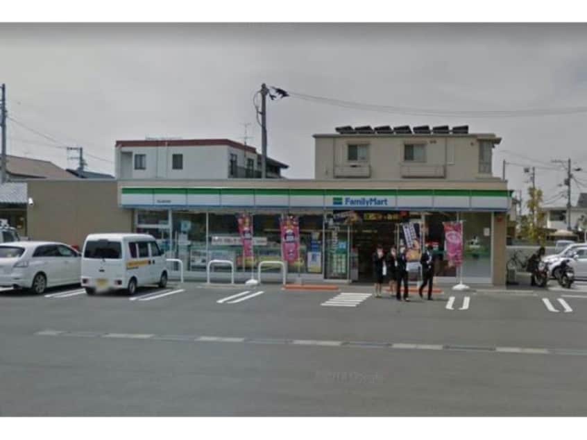 ファミリーマート松山針田店(コンビニ)まで372m メゾン川吾