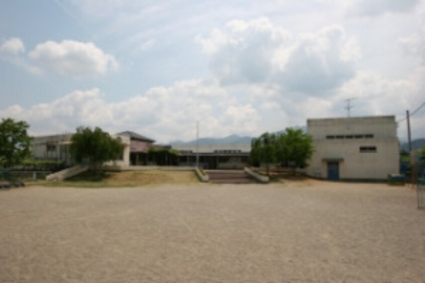 御所保育園(幼稚園/保育園)まで910m ヴィラ根岸　B