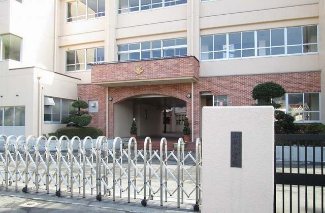 山梨市立山梨小学校まで750m ジェルメ　II