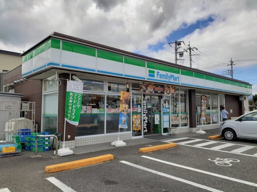 ファミリーマート甲府上町店まで450m ジュネス