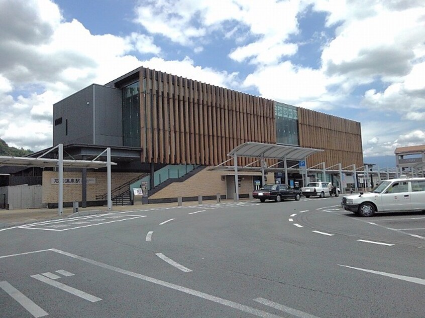 石和温泉駅まで1300m グランデ・ソレイユI