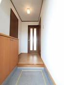 シンプルで使いやすい玄関です フォレスタ・Ｔ２