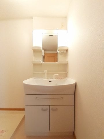 スペースが確保できる洗面所です シェーネ・ハイマートＹ．Ｍ　Ｂ