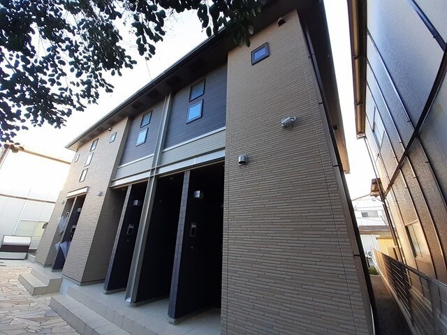 落ち着いた雰囲気の外観です シャンド・フルール　Ｙ