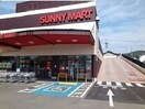 サニーマート束本店様まで500m シャンド・フルール　Ｙ