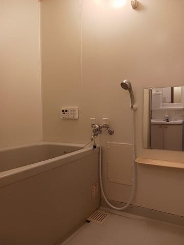 日々の暮らしに欠かせないお風呂です シャン・マンダリ－ヌＭ　Ｂ