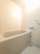 落ち着いた空間のお風呂です シュピーレン空港通Ｂ