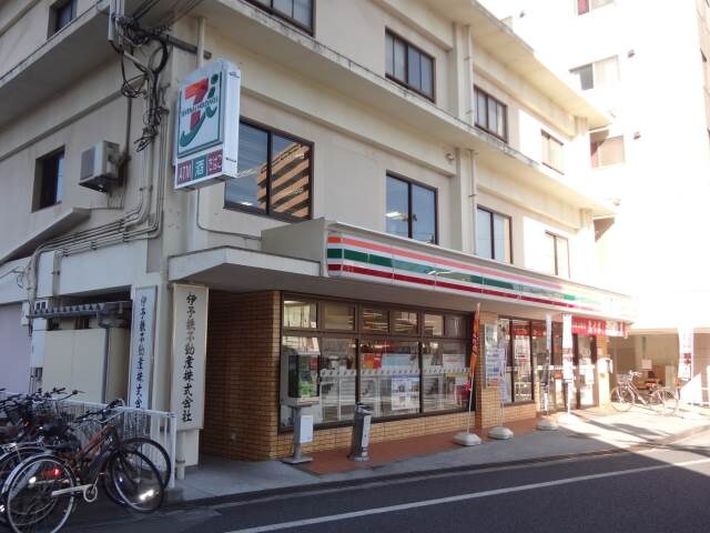 セブンイレブンいよてつ古町駅店 456m フェリス