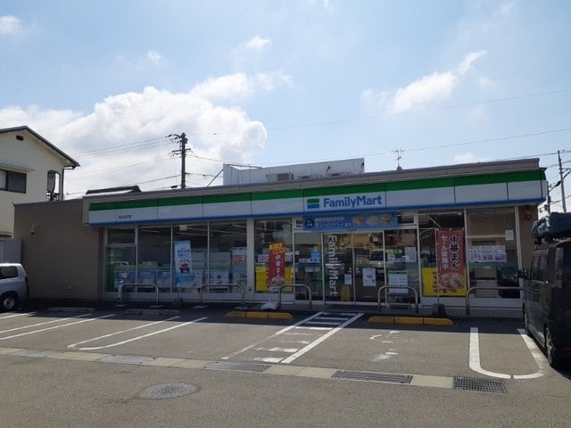 ファミリーマート生石店様まで1900m プライジア宇宙Ｂ