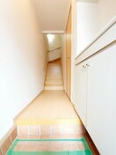 毎日通る玄関はこちらです トレスタージュ　Ｂ