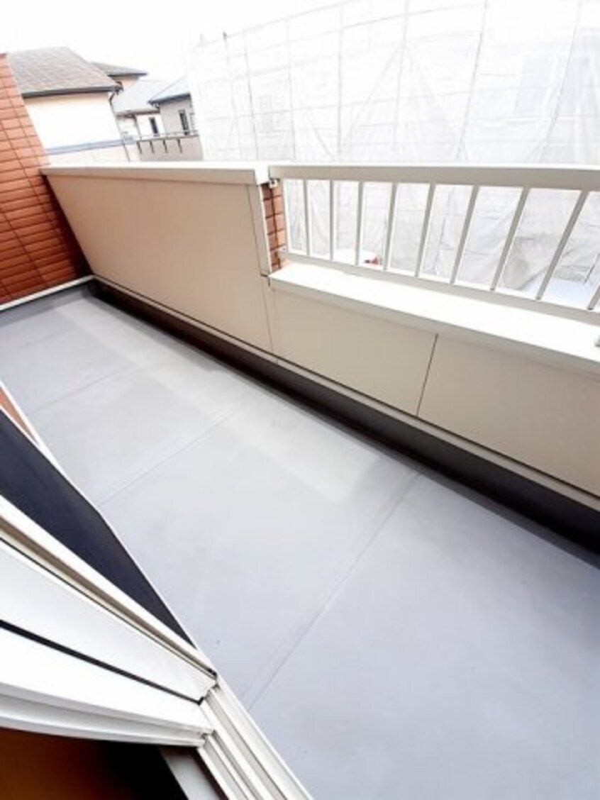 落ち着いた時間を過ごせるバルコニーです トレスタージュ　Ｂ