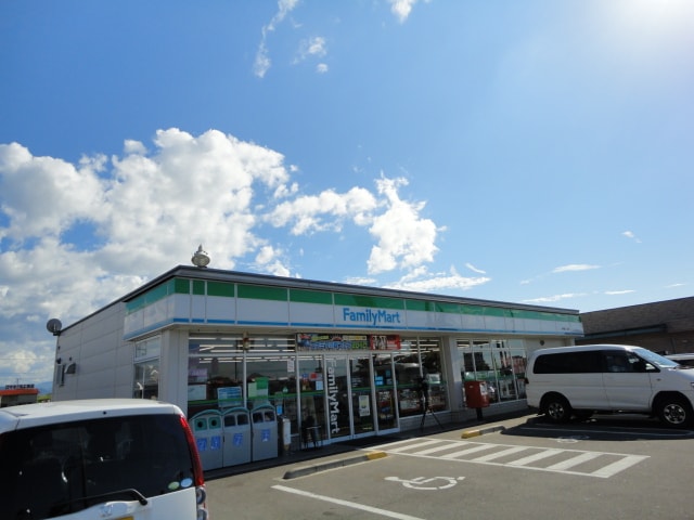 ファミリーマート山越四丁目店（コンビニ）まで490ｍ ユニヴァリィ　フクミ