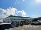 ファミリーマート山越四丁目店（コンビニ）まで490ｍ ユニヴァリィ　フクミ