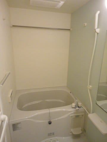 ゆったり過ごせるお風呂です サン住吉Ⅱ