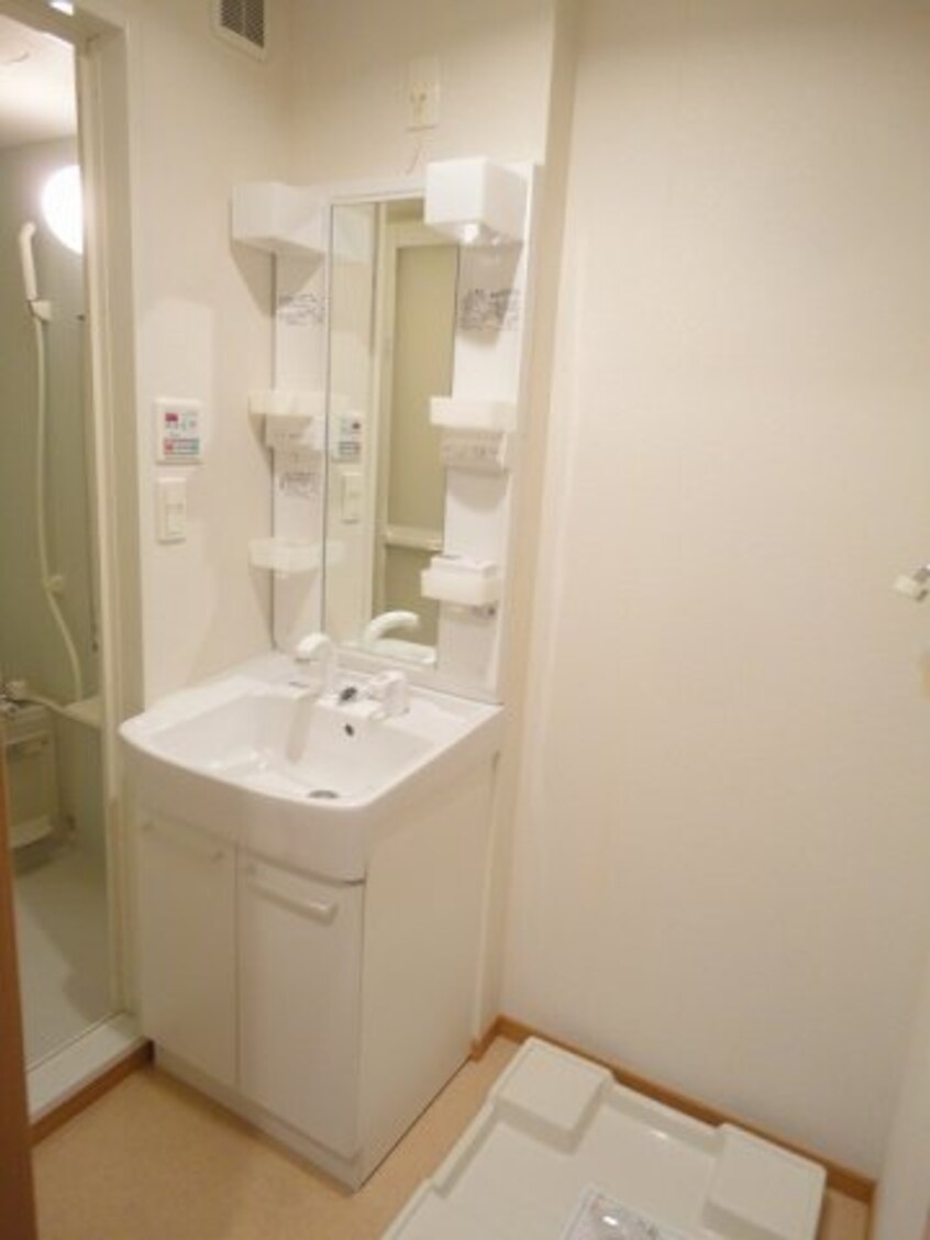 脱衣スペースもあります サン住吉Ⅱ